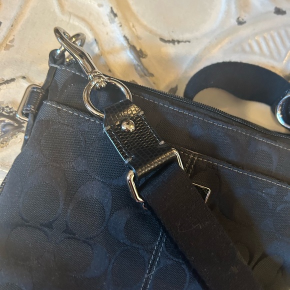 Coach Signature Black Shoulder Bag - Picture 5 of 6